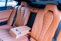 بي ام دبليو 8 الفئة